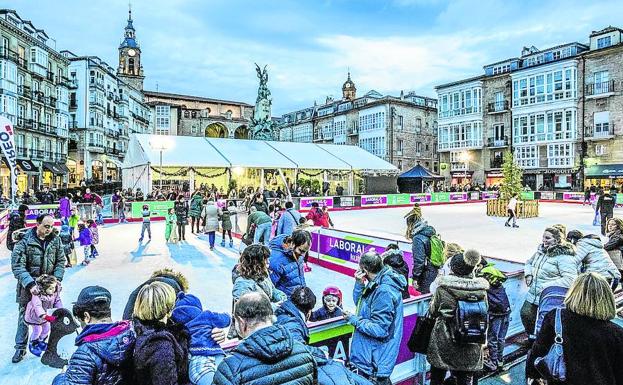 Vitoria ya luce el blanco navideño