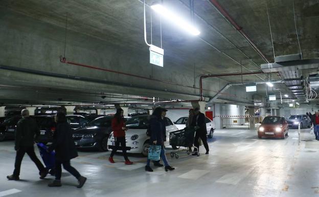 Reabre la primera planta del parking de Santa Bárbara con «normalidad»