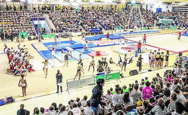 Espectáculo y gimnasia en Mendizorroza