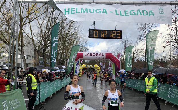 Raquel Gómez continúa con su idilio con la Media maratón vitoriana