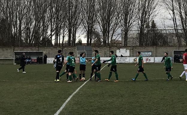 Insultos machistas contra una árbitra tras un partido de Regional en Palencia: «Vete a fregar»