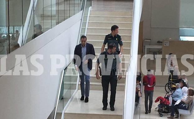 Eduardo Zaplana, ingresado en el hospital La Fe de Valencia desde el lunes