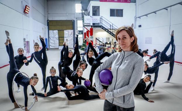 «Hemos apostado por una gestión profesional de la gimnasia rítmica con el aval de 600 familias»