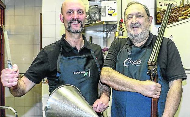 Cena en la sociedad Amairu Bat: percebes para rematar la faena