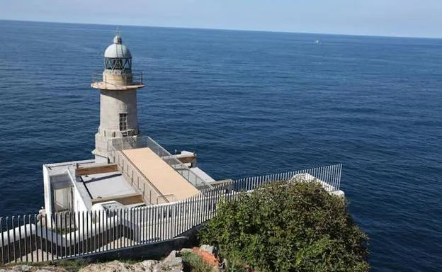 Resultado de imagen de faro DE LEKEITIO de la costa vasca
