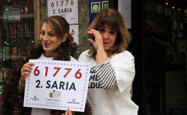 'El Niño' pasa de largo por Bizkaia y solo deja un destello en Urduliz: «¡Ama, que ha tocado el segundo premio!»