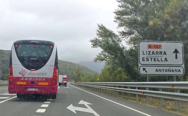 Los autobuses forales tendrán 40 paradas «seguras» para mujeres y menores en su servicio nocturno