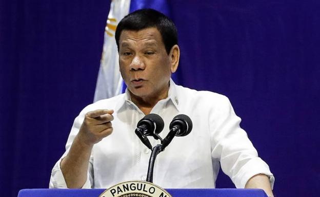 El presidente de Filipinas insulta a los obispos y asegura que «la mayoría son gays»