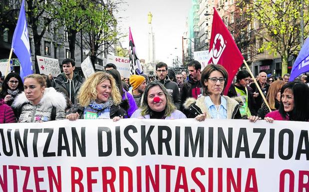 Miles de padres vascos afrontan una semana crítica por la huelga escolar