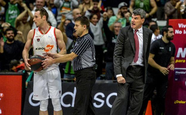 Perasovic: «Los esguinces de Janning y Shields no parecen importantes»