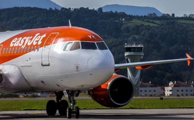 Condenan a EasyJet a indemnizar a unos bilbaínos por dejarles tirados en Manchester