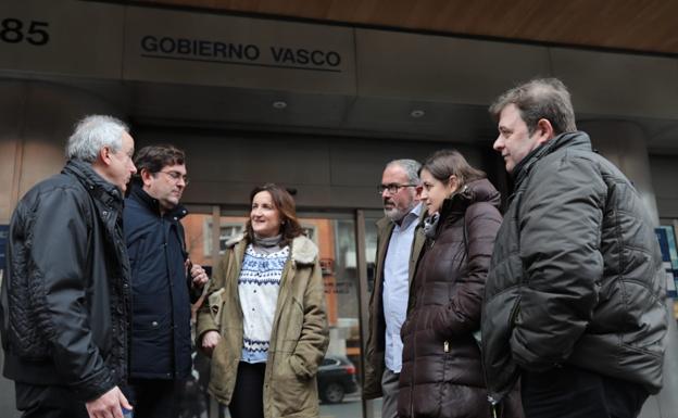 El Gobierno vasco se suma a las familias y reclama a los profesores que saquen el conflicto de las aulas