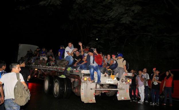 Una nueva caravana de migrantes parte de Honduras rumbo a EE UU