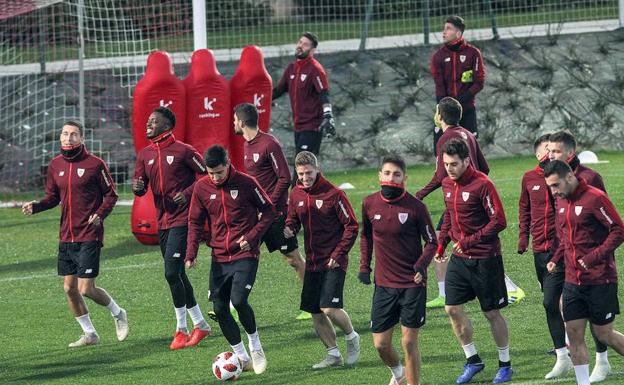 Vicente, convocado para la Copa tras entrenar con el primer equipo