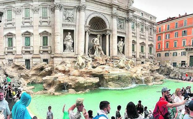 La Fontana di Trevi sigue ligada a Cáritas