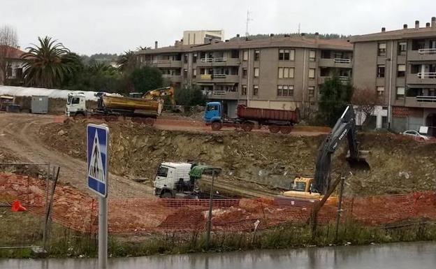 2.000 camiones cruzarán Urduliz para sacar la tierra del futuro aparcamiento subterráneo del hospital