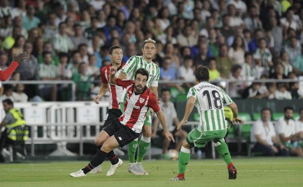 Beñat, baja contra el Betis por acumulación de amonestaciones