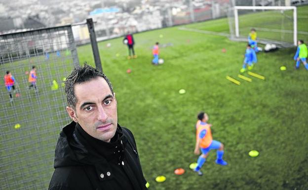 Arkaitz Mota: «Descubrimos en la calle en África a chicos descalzos que luego jugaron el Mundial»