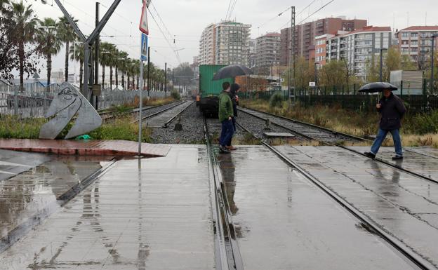 Arranca el proceso para retirar las dos vías en desuso del centro de Santurtzi