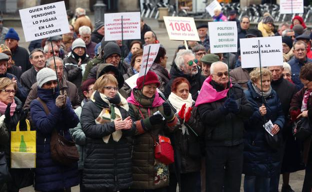 Los pensionistas alaveses enviarán más de mil cartas a Pedro Sánchez