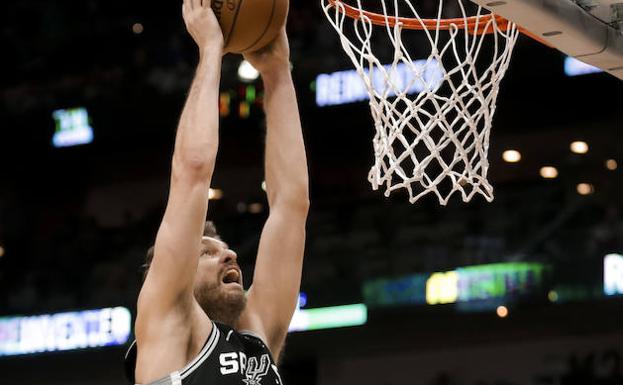 Pau y Marc Gasol destacan en los triunfos de los Spurs y de los Grizzlies