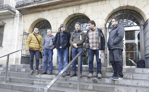 Los alcaldes de la Margen Izquierda arroparán a la plantilla de La Naval en el Congreso