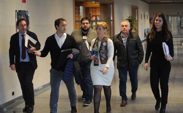 Taxistas y VTC evitan la confrontación en Euskadi y se unen para aprobar una normativa «armonizada»