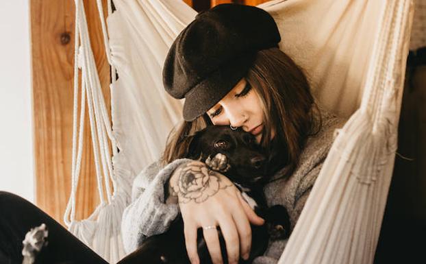 Maider, la joven de Gernika que hace arte con sus fotos perrunas