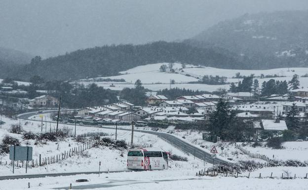 Las mejores imágenes de la nevada en Vitoria y las cumbres de Álava