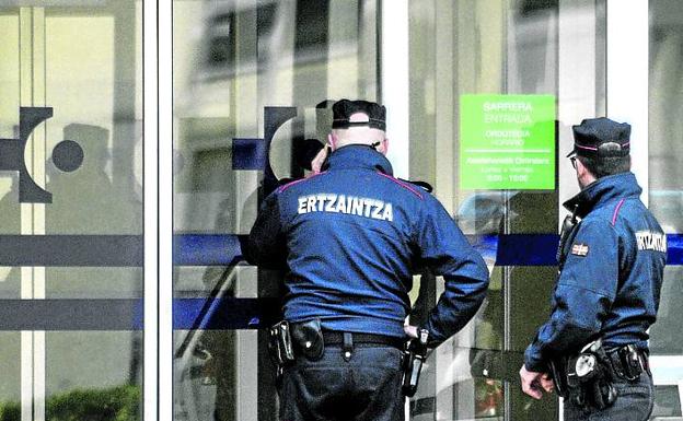 Tres entierros para un solo cadáver