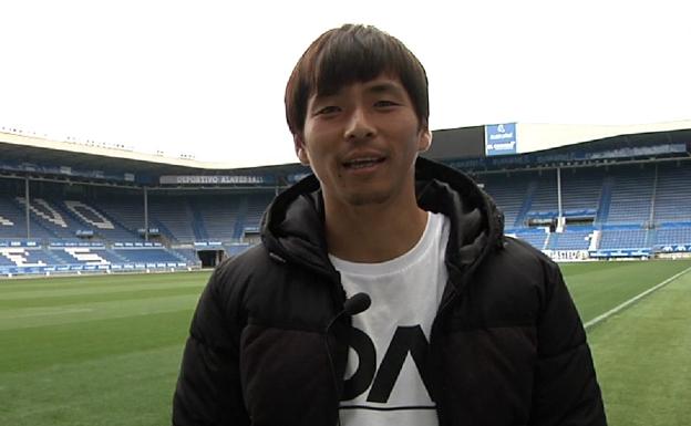 Inui se esfuerza por enviar un mensaje a la afición alavesista