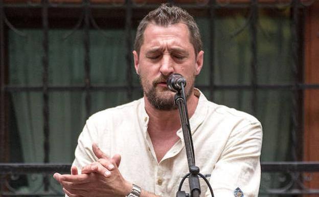 Juanjo Navas, el cantaor de Otxarkoaga: «En Bilbao se aprecia mucho el flamenco»