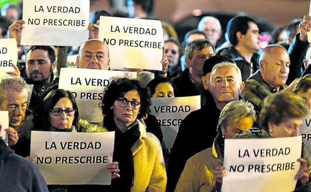 «'Don Chemi' se arrodilló y me pidió perdón por haber besado a mi hijo»