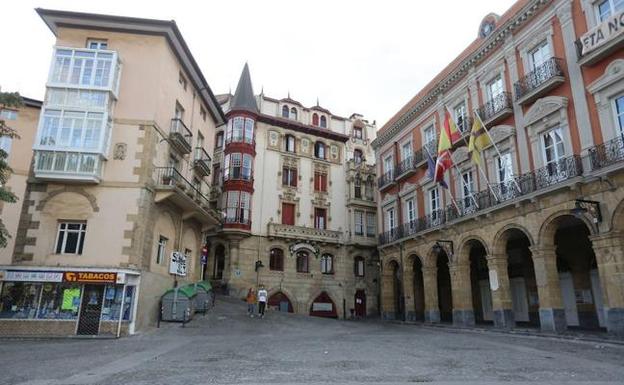Denuncian por prevaricación al exdirector de personal del Ayuntamiento de Portugalete
