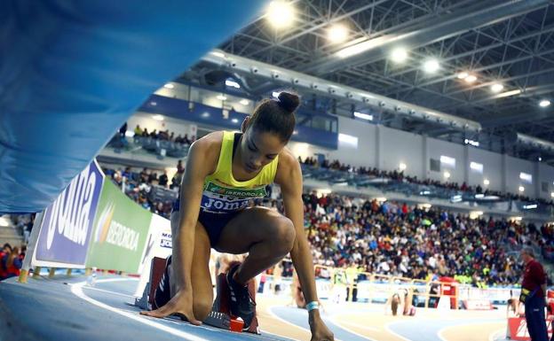 Salma Celeste, una 'crack' de 15 años en fútbol y atletismo