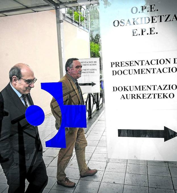 Las revelaciones judiciales sobre la OPE vuelven a poner al consejero Darpón contra las cuerdas