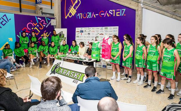 Mendizorroza ya luce para la Copa de la Reina