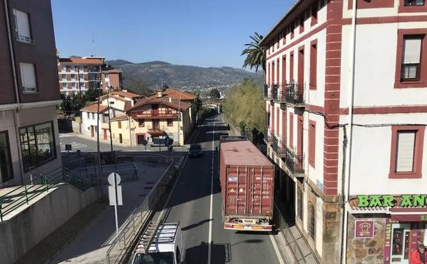 La Diputación estudia medidas para sacar camiones de Muskiz y Abanto