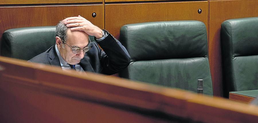 El PP se sumará a Podemos y Bildu para reprobar a Darpón y mete más presión a Urkullu