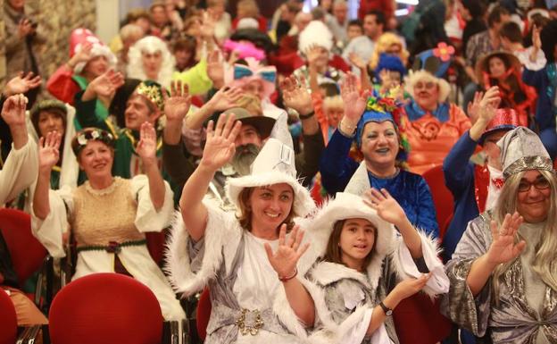 Las comparsas vitorianas desvelan sus disfraces