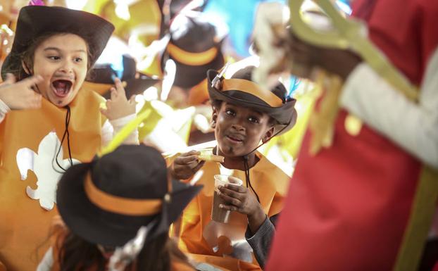 Más de mil escolares inauguran el Carnaval de Bilbao