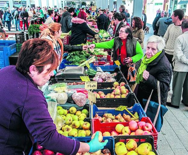 «Ahora sí que esto parece un mercado; espero que seamos más»