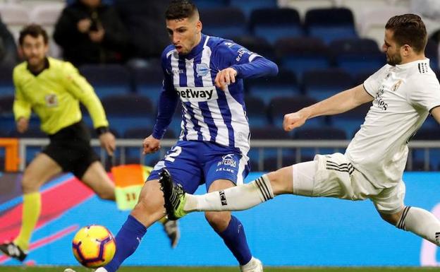 Calleri y Bastón jugarán en punta ante el Villarreal