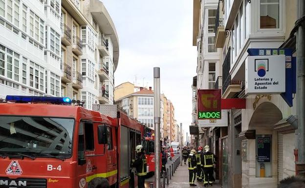 Un incendio en la calle Florida trastoca el último desfile