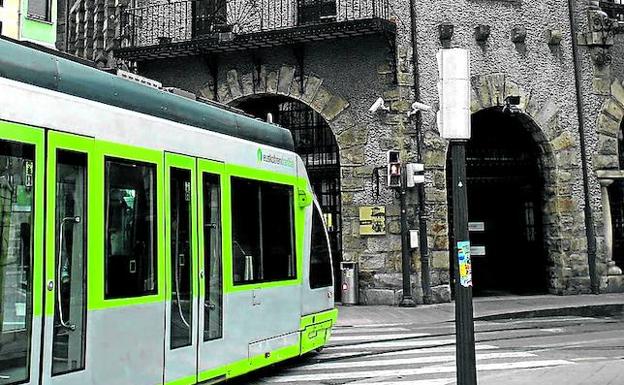 «Y ahora, ¿qué hacemos con la estación de Atxuri?»