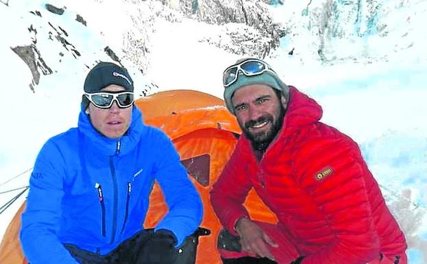 Un dron busca a los dos desaparecidos en el Nanga Parbat