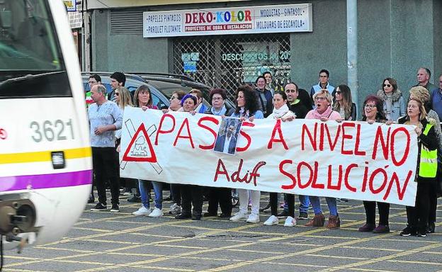 «Si no quitan los pasos a nivel, al menos que mejoren su seguridad»