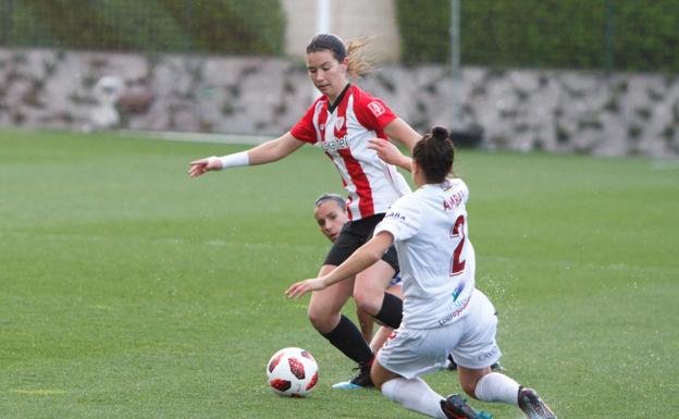 Azkona da el triunfo al Athletic 'in extremis'