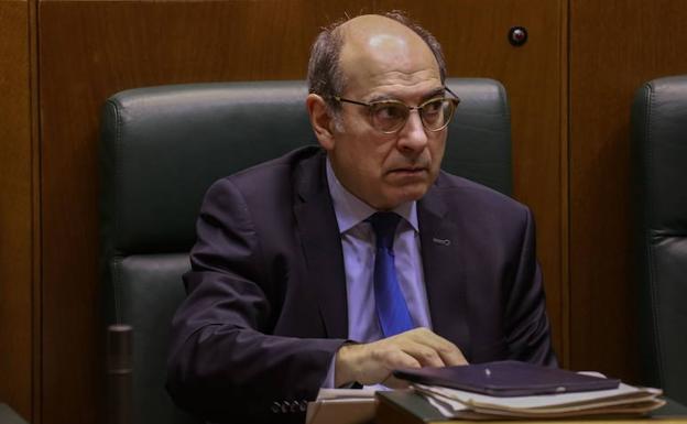 EH Bildu reformula su petición de cese de Darpón para que sea debatida en el Parlamento