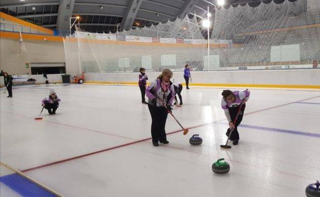 Iparpolo Curling, a por un puesto en la final femenina por equipos